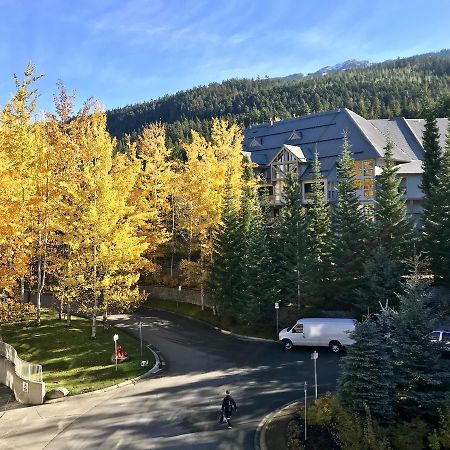 The Best Top Floor Ski-In/Ski-Out At The Aspens ウィスラー エクステリア 写真