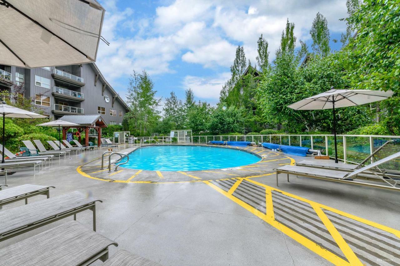 The Best Top Floor Ski-In/Ski-Out At The Aspens ウィスラー エクステリア 写真