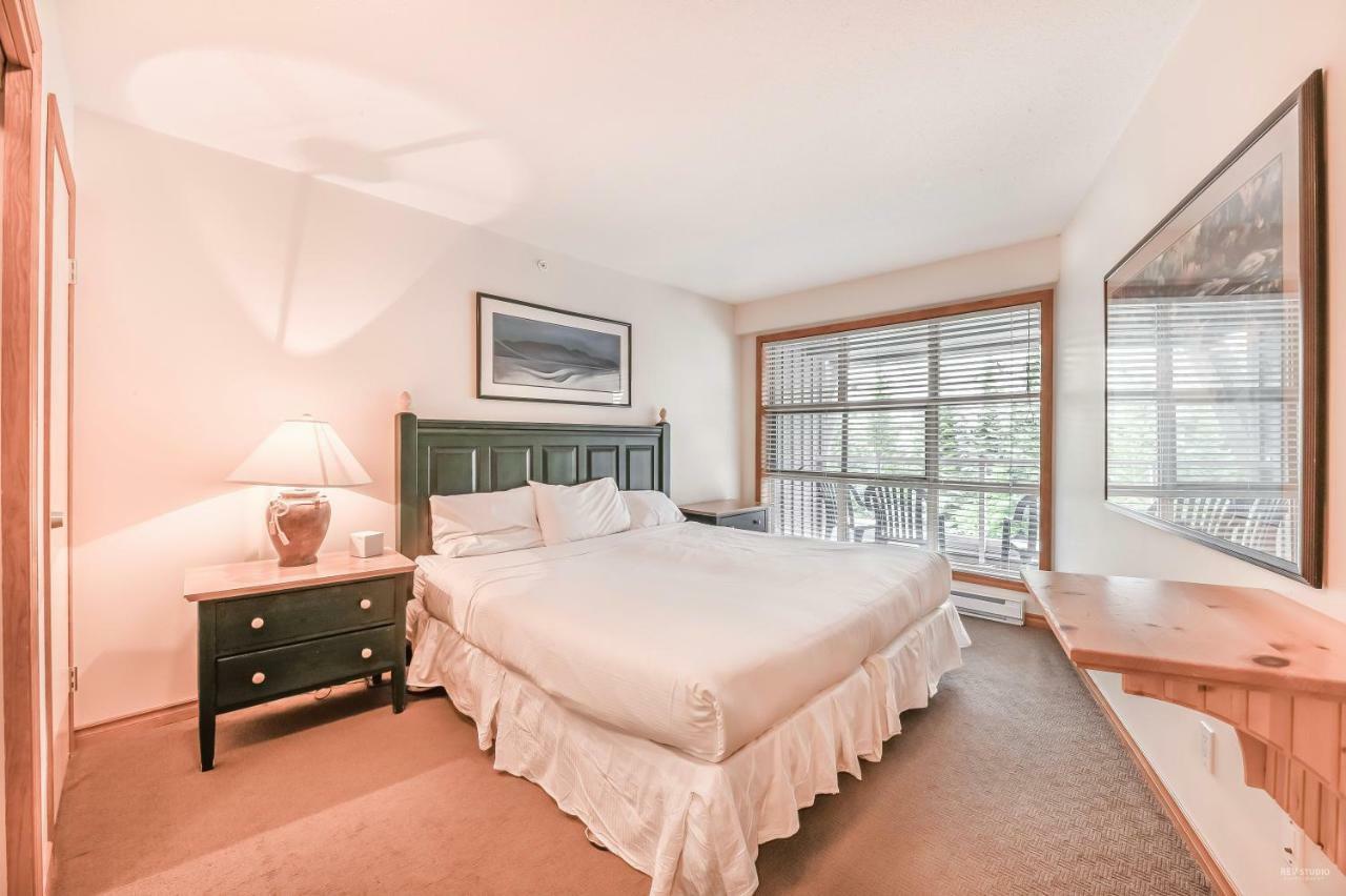 The Best Top Floor Ski-In/Ski-Out At The Aspens ウィスラー エクステリア 写真